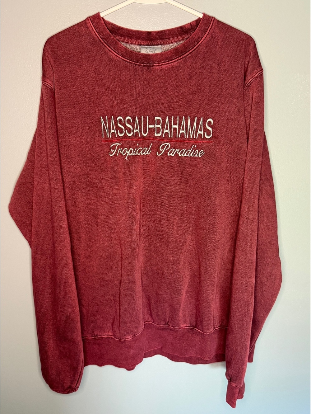 Vintage Nassau-Bahamas Tropical Paradise Red Pullover Sweatshirt